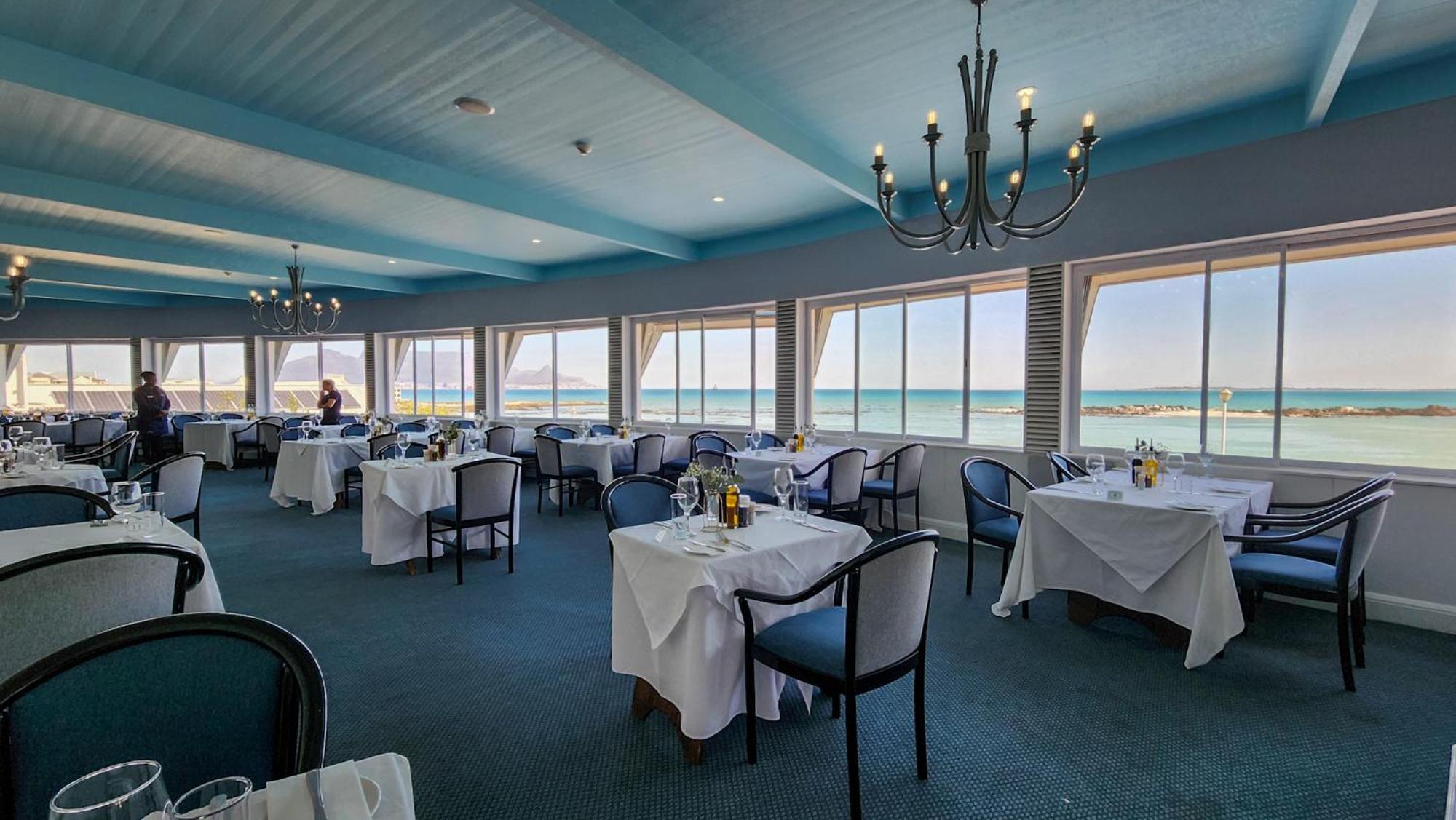 The Blue Peter Hotel Bloubergstrand Buitenkant foto