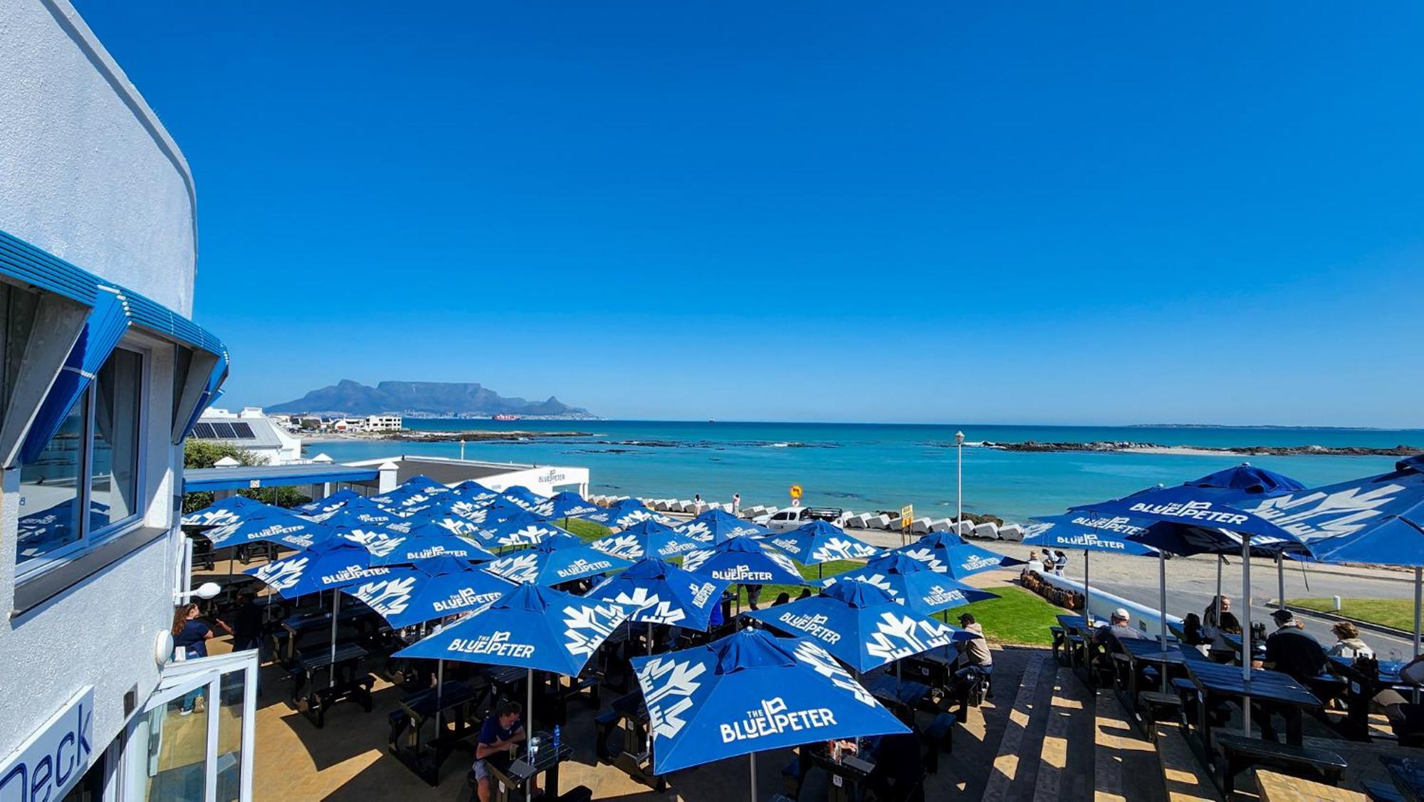 The Blue Peter Hotel Bloubergstrand Buitenkant foto
