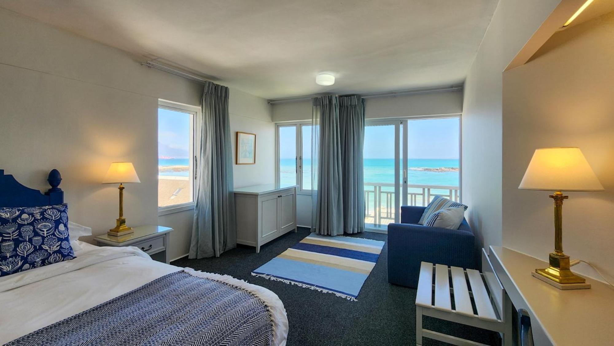 The Blue Peter Hotel Bloubergstrand Buitenkant foto