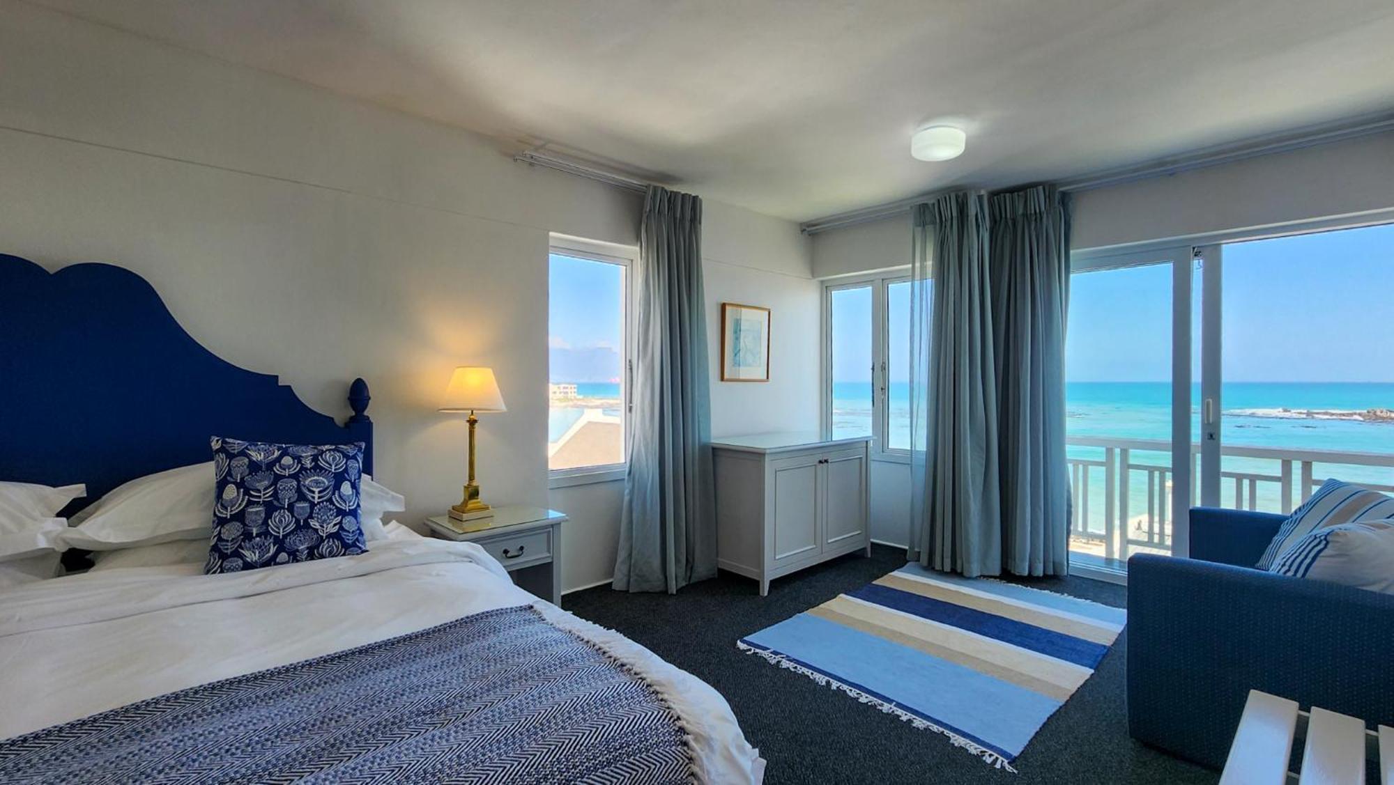 The Blue Peter Hotel Bloubergstrand Buitenkant foto