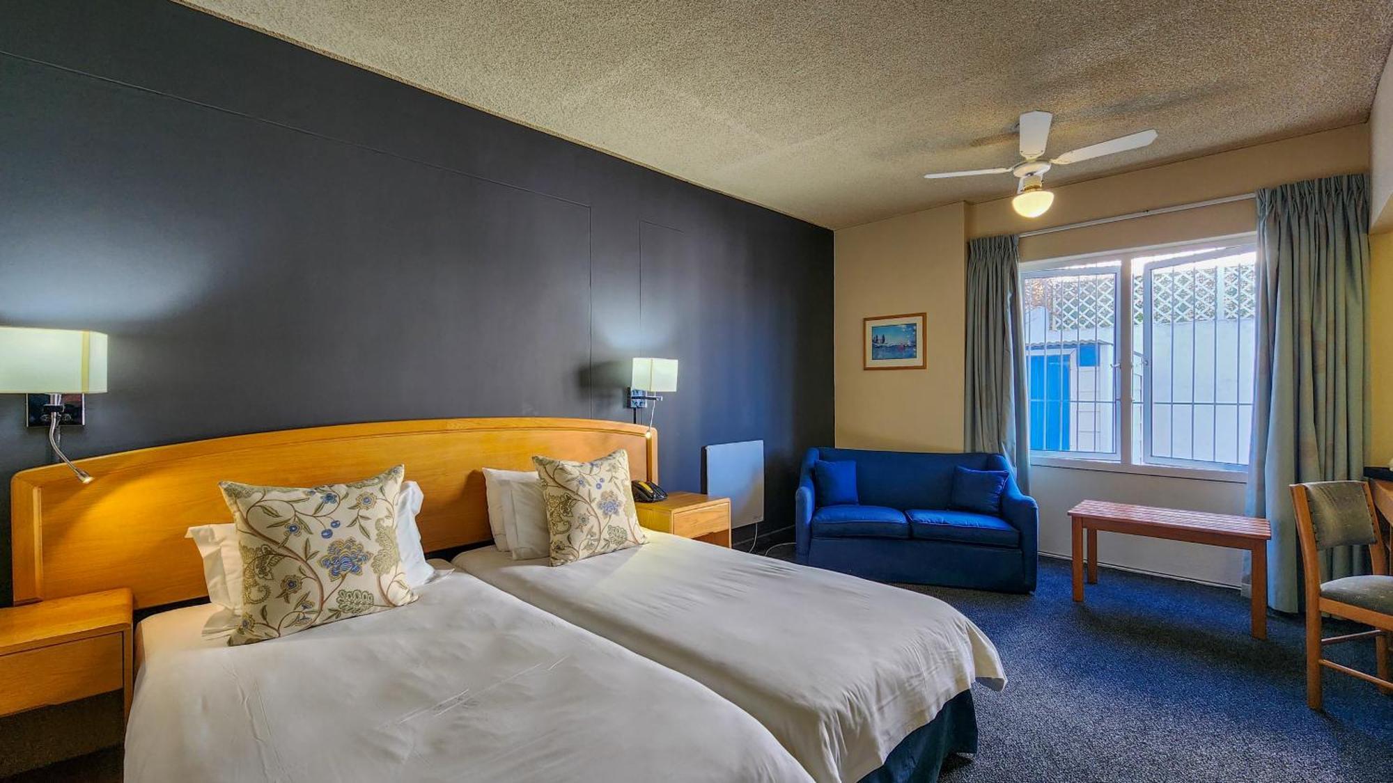 The Blue Peter Hotel Bloubergstrand Buitenkant foto