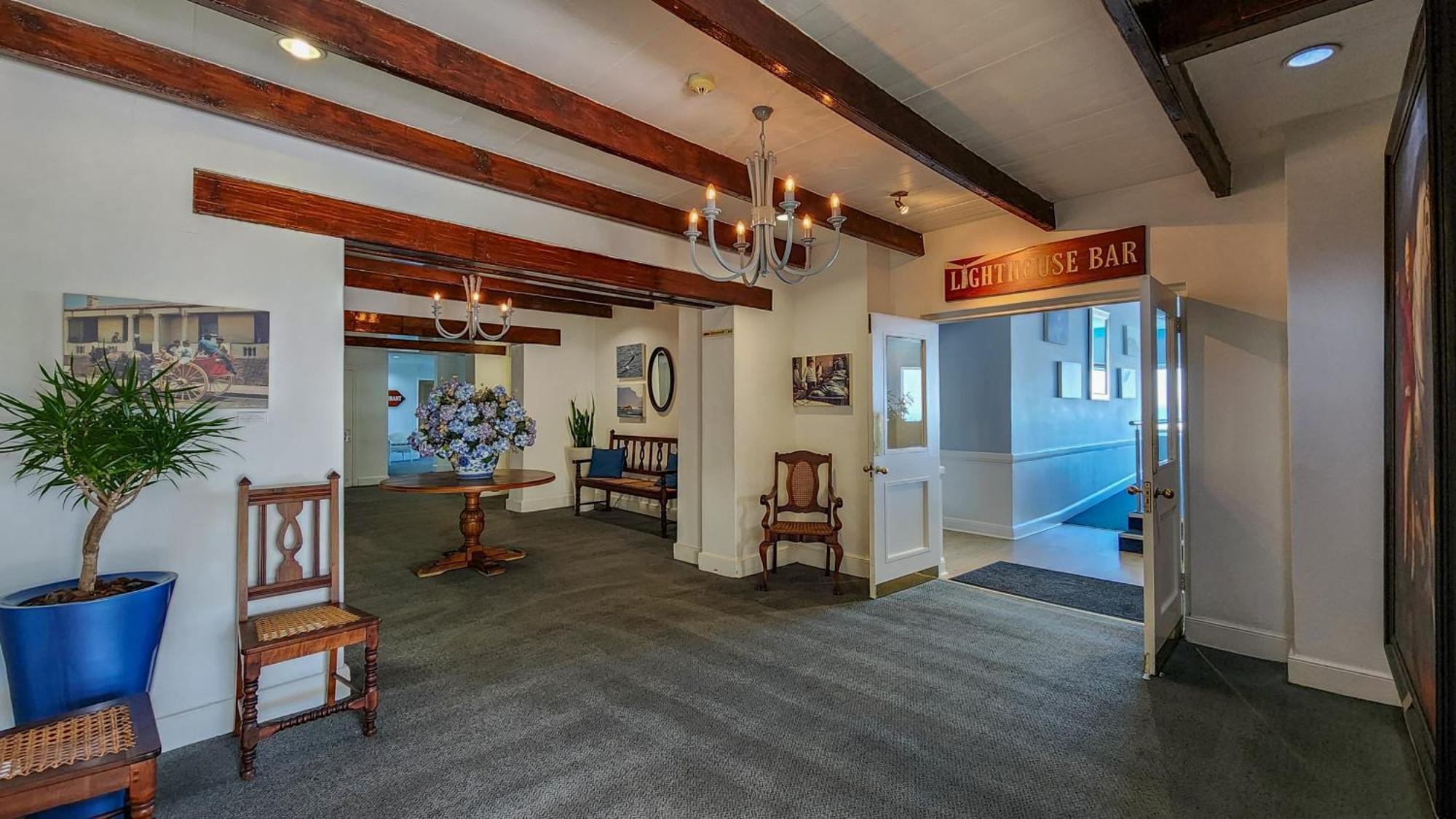 The Blue Peter Hotel Bloubergstrand Buitenkant foto